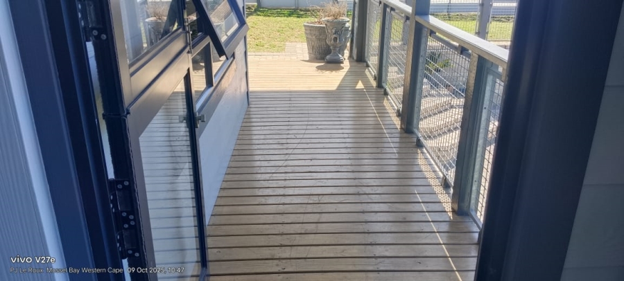 6 Bedroom Property for Sale in Seemeeu Park Western Cape